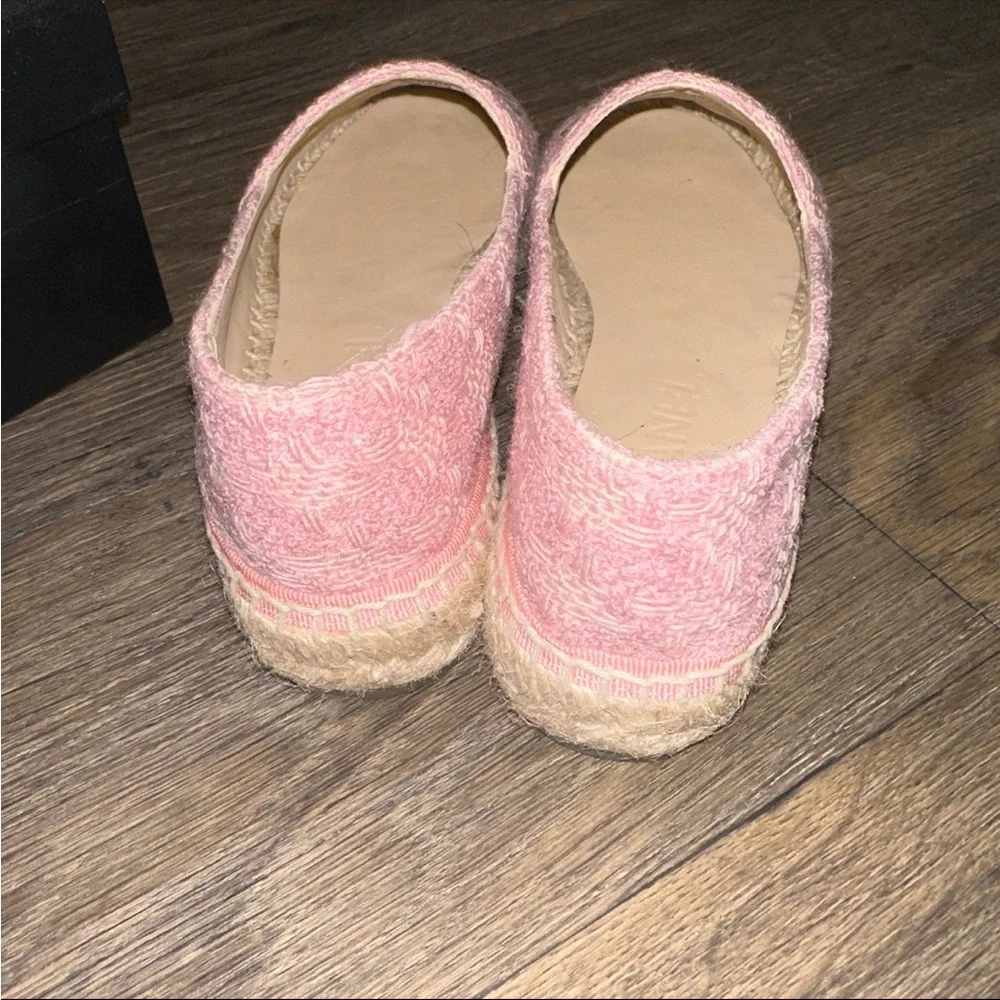 CHANEL Pink and Black Logo Espadrilles - Picture 3 of 11